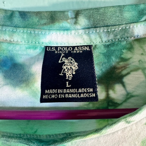 One of a kind men’s tie dyed Polo T-shirt, size large. - Picture 3 of 4